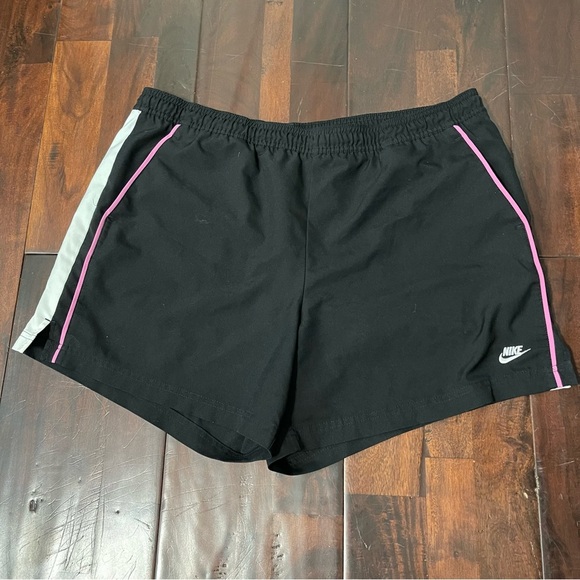 Vintage Nike Grey Tag Shorts Women’s Large Black And Pink No Drawstring Pockets - Picture 1 of 8